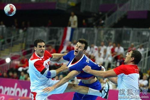 手球比赛视频,激情碰撞！手球赛场精彩瞬间回顾